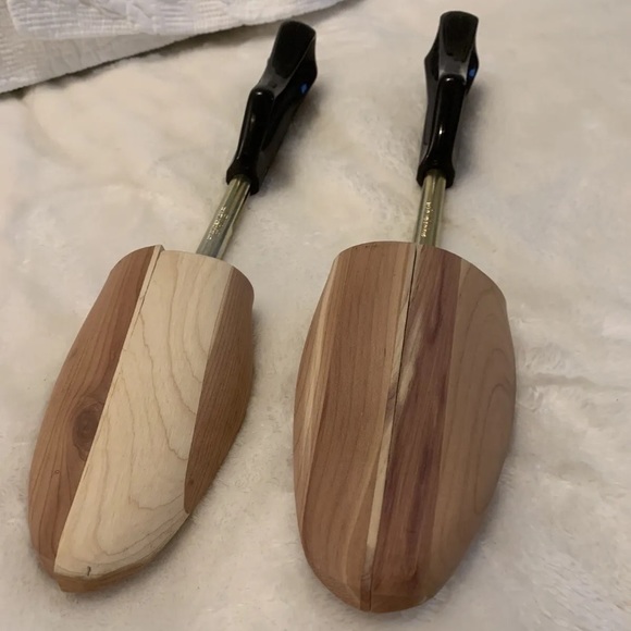 Vintage cedar, shoehorns, great condition adjust smoothly - Picture 1 of 10
